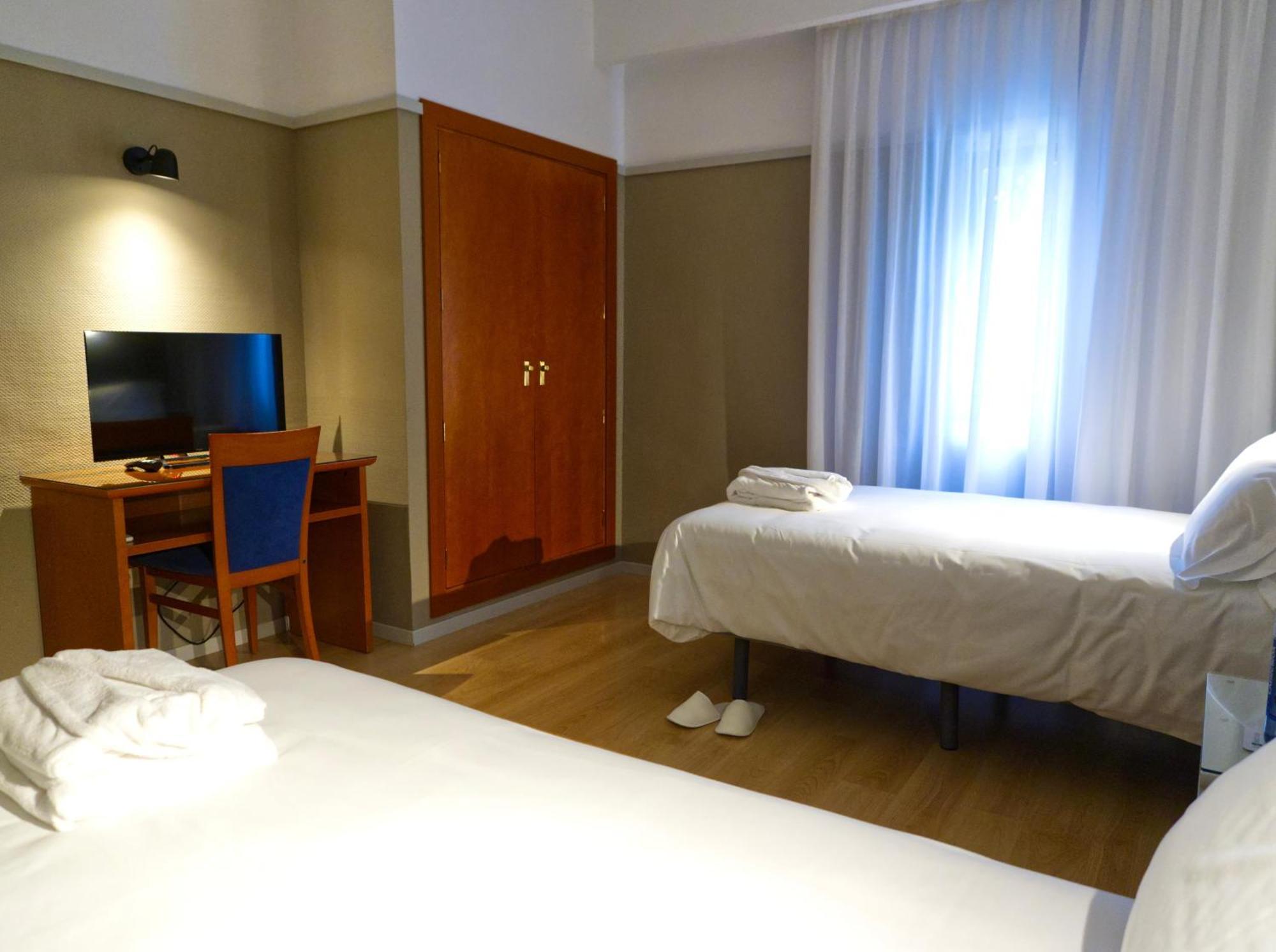 Hotel Ciudad Del Sol Écija Extérieur photo