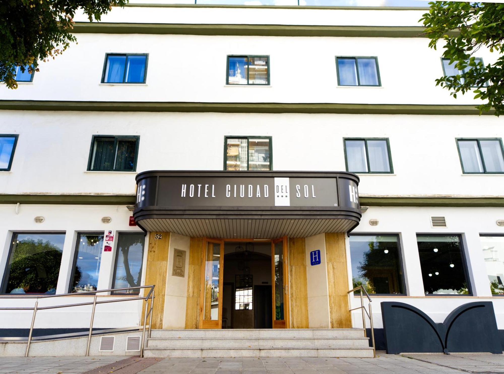 Hotel Ciudad Del Sol Écija Extérieur photo